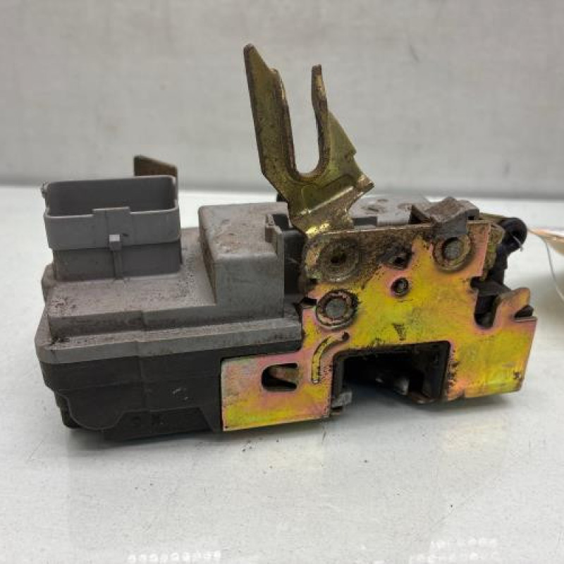 Serrure avant gauche CITROEN XSARA Photo n°3