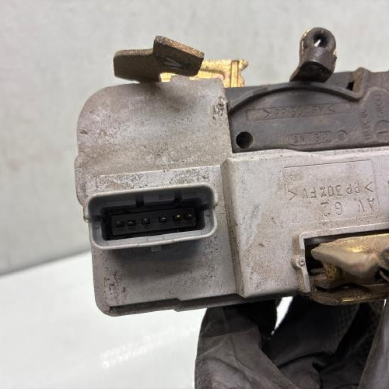 Serrure avant gauche CITROEN XSARA Photo n°4