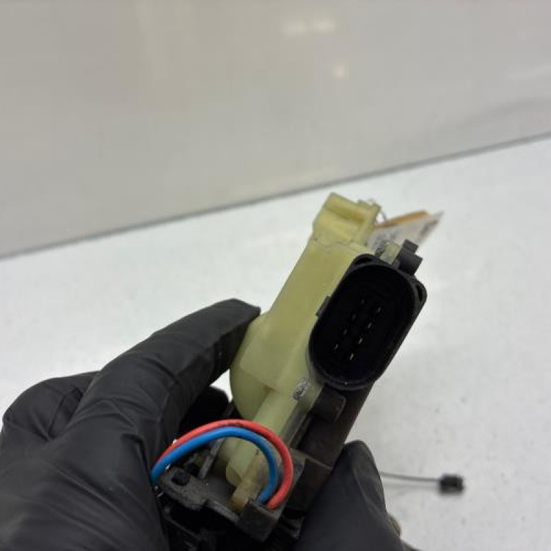 Serrure avant gauche VOLKSWAGEN GOLF 4 Photo n°3