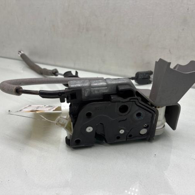 Serrure avant gauche AUDI Q2 Photo n°1