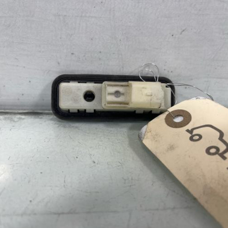 Bouton de coffre PEUGEOT 3008 1 Photo n°3