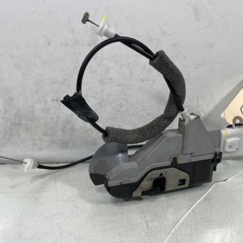 Serrure avant gauche PEUGEOT 3008 1 Photo n°4