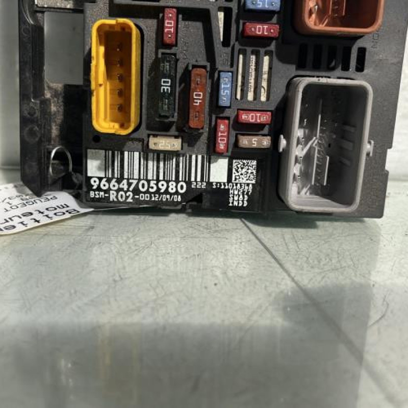 Boitier servitude moteur (BSM) PEUGEOT 3008 1 Photo n°2