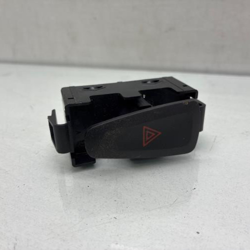 Bouton de warning DACIA LOGAN 2 Photo n°1