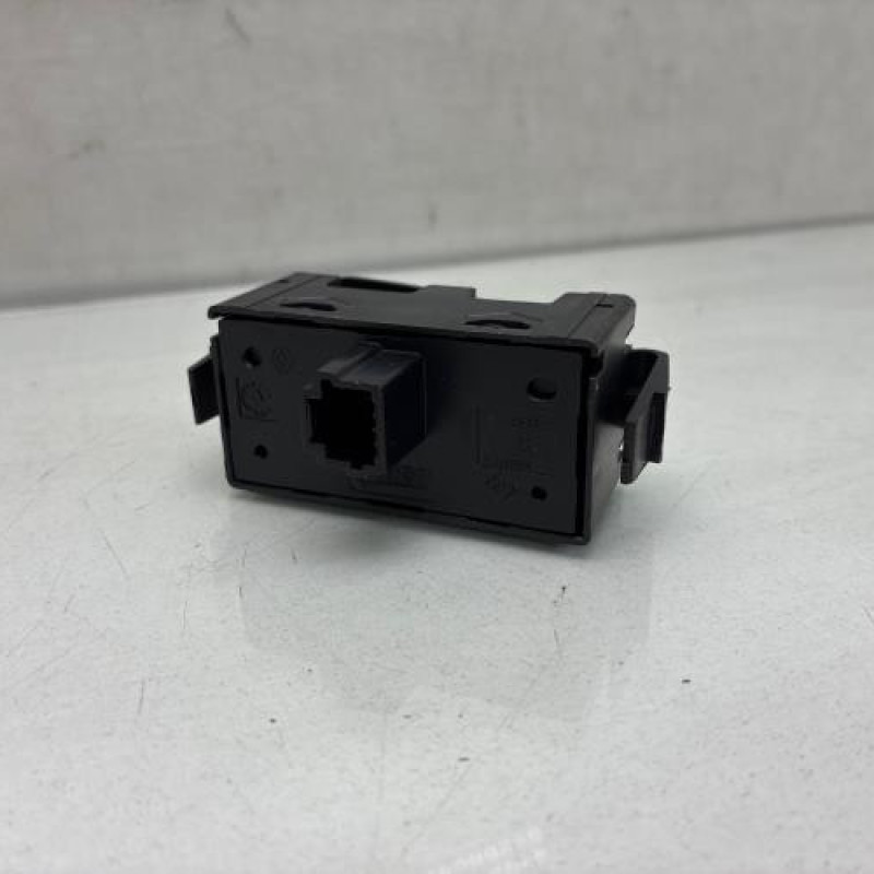 Bouton de warning DACIA LOGAN 2 Photo n°2