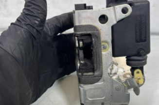 Serrure avant droit DACIA SANDERO 1