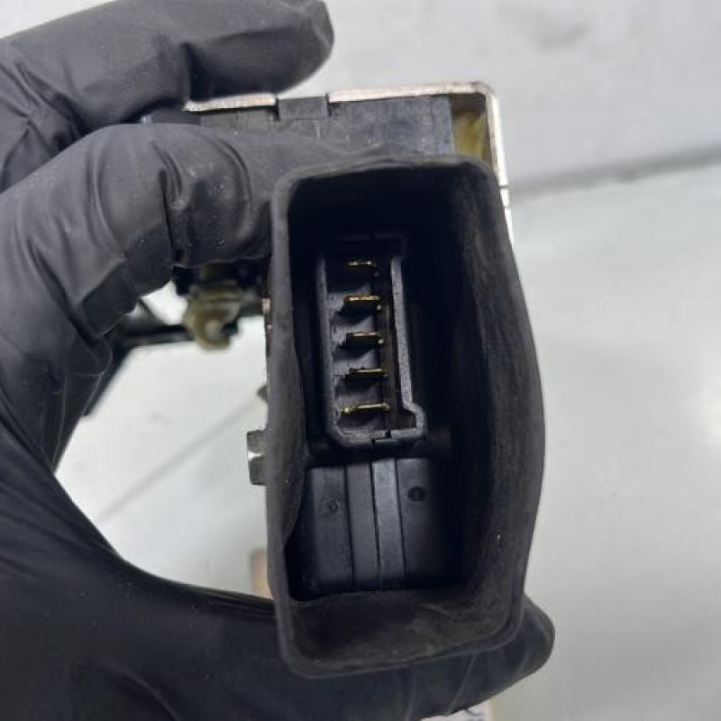 Serrure avant gauche DACIA SANDERO 1 Photo n°4