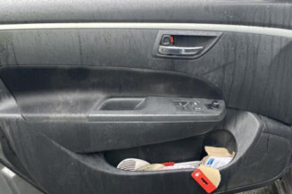 Bouton de coffre SUZUKI SWIFT 4
