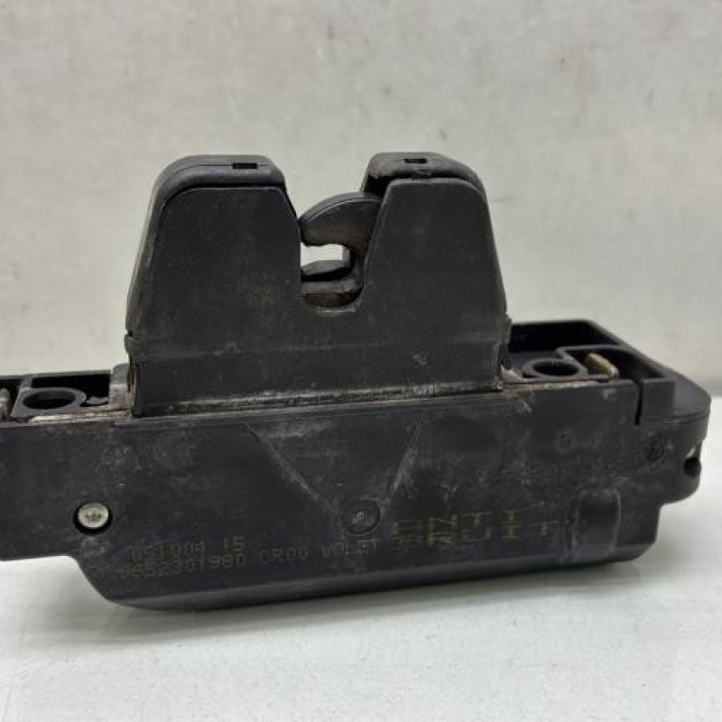 Serrure de coffre PEUGEOT 407 Photo n°1