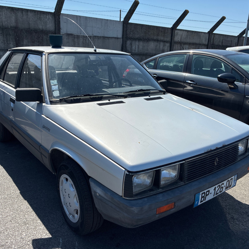 RENAULT R11 1.4 - 8V Photo n°11