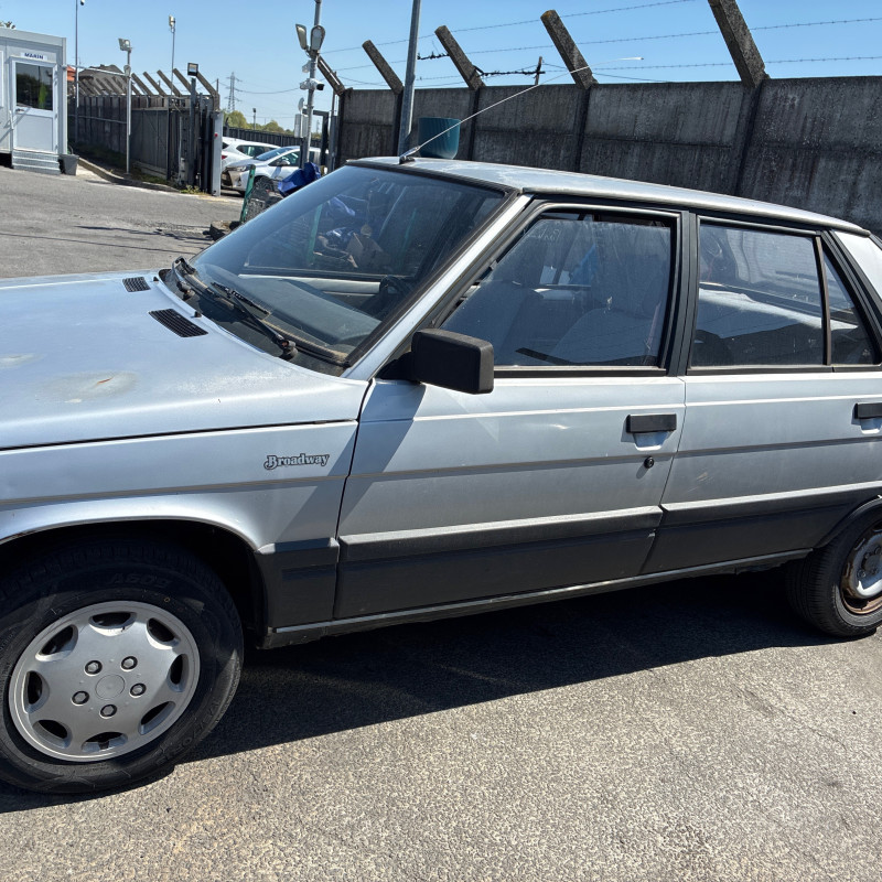 RENAULT R11 1.4 - 8V Photo n°17
