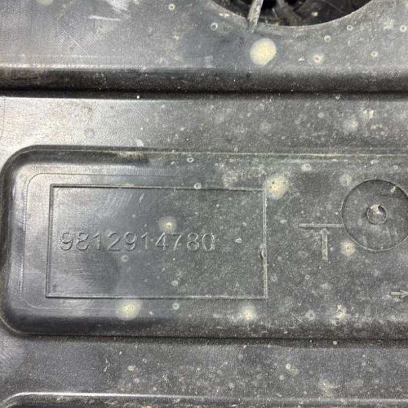 Reservoir AdBlue PEUGEOT 208 1 Photo n°3