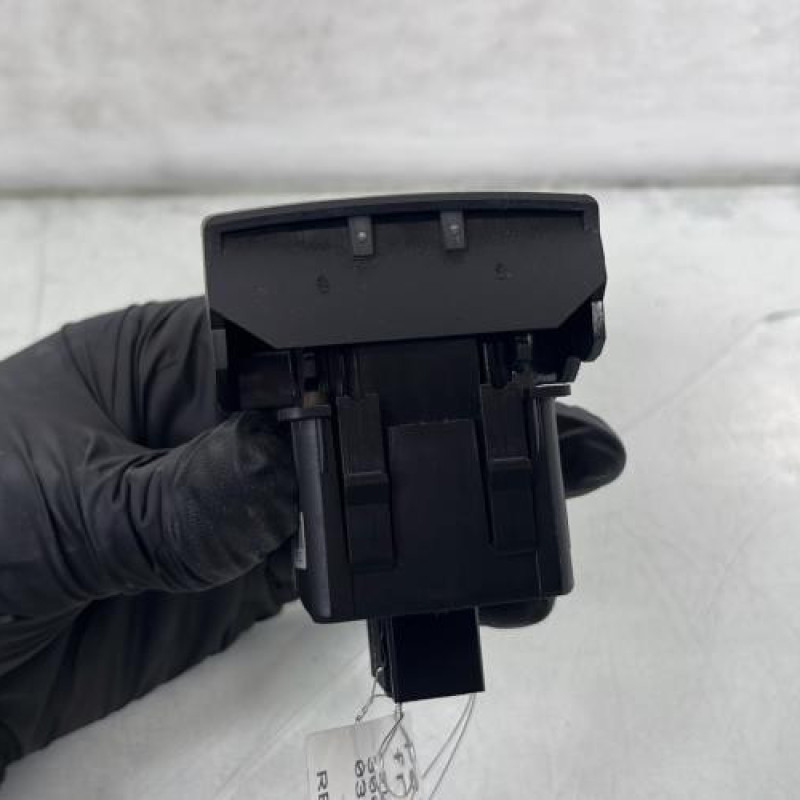 Poignee electrique frein a main PEUGEOT 3008 1 Photo n°1