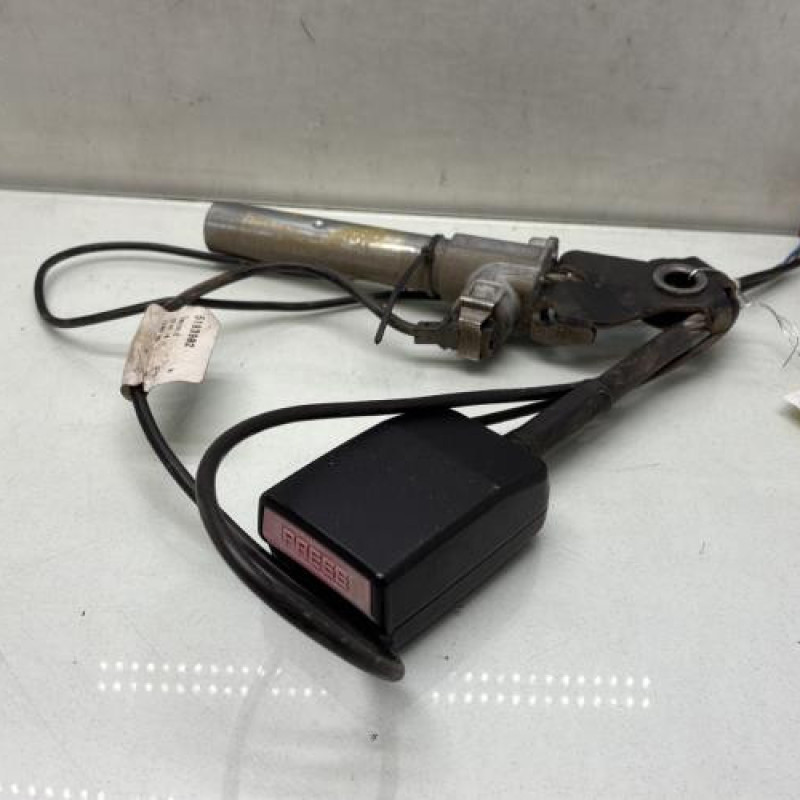 Pretensionneur de ceinture avant gauche RENAULT MASTER 2 Photo n°1