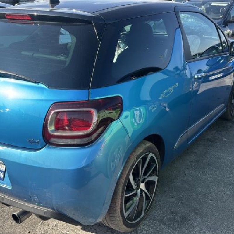 Porte avant droit CITROEN DS3 Photo n°7