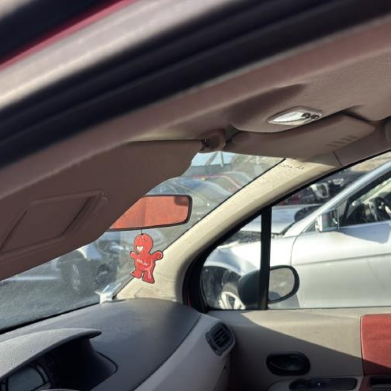 Attache ceinture arriere droit RENAULT MODUS Photo n°16