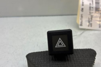 Bouton de warning PEUGEOT 405 Photo n°1