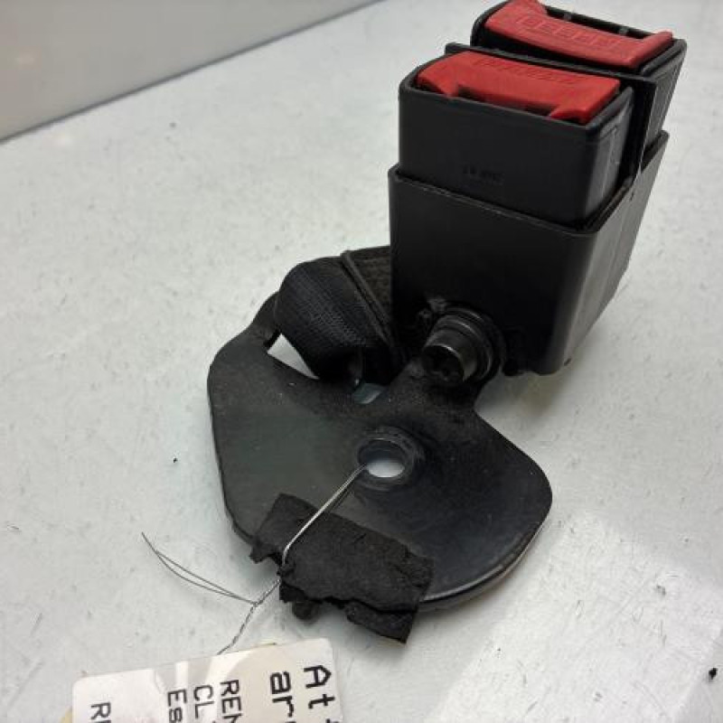 Attache ceinture arriere droit RENAULT CLIO 2 CAMPUS Photo n°2
