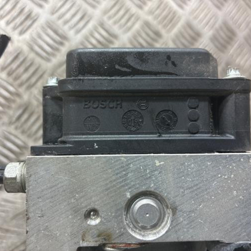 Bloc ABS (freins anti-blocage) OPEL CORSA D Photo n°4