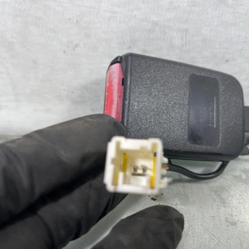 Attache ceinture avant gauche PEUGEOT 207 Photo n°3