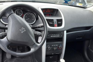 Attache ceinture avant gauche PEUGEOT 207