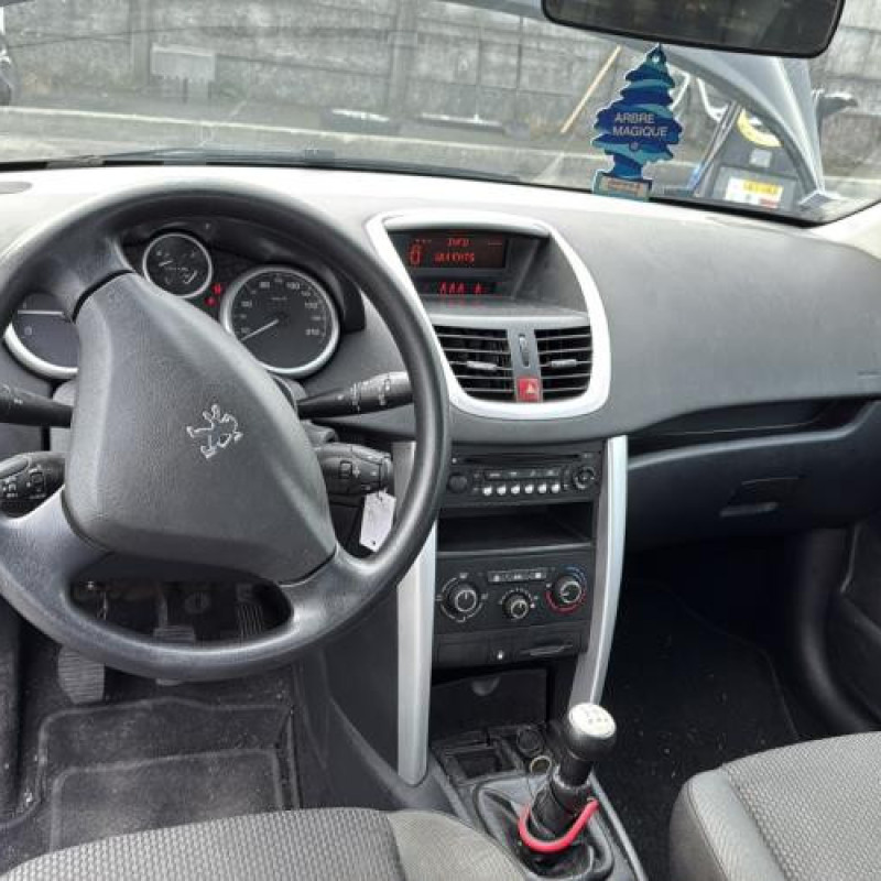 Attache ceinture avant gauche PEUGEOT 207 Photo n°17