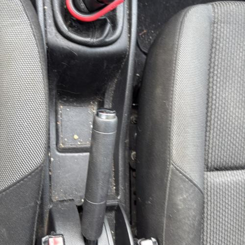 Attache ceinture avant gauche PEUGEOT 207 Photo n°20