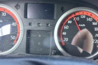 Attache ceinture arriere gauche RENAULT CLIO 2