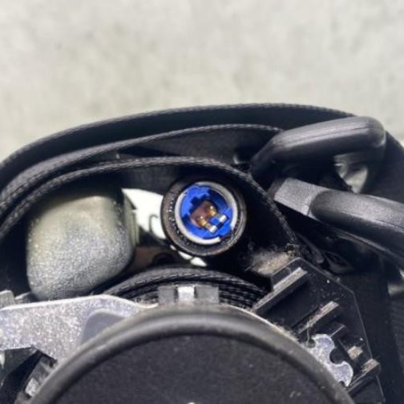 Pretensionneur de ceinture avant gauche AUDI A3 2 Photo n°4