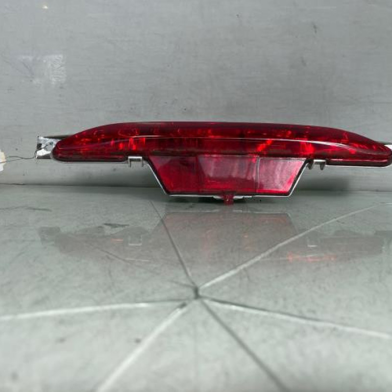 Anti brouillard arriere PEUGEOT 208 1 Photo n°1