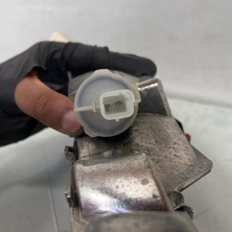 Anti brouillard arriere PEUGEOT 208 1 Photo n°3