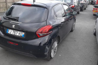 Anti brouillard arriere PEUGEOT 208 1