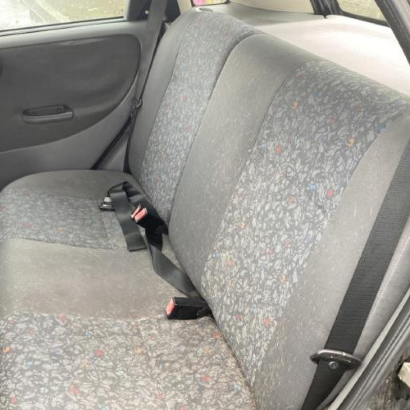 Plage arriere OPEL CORSA C Photo n°9