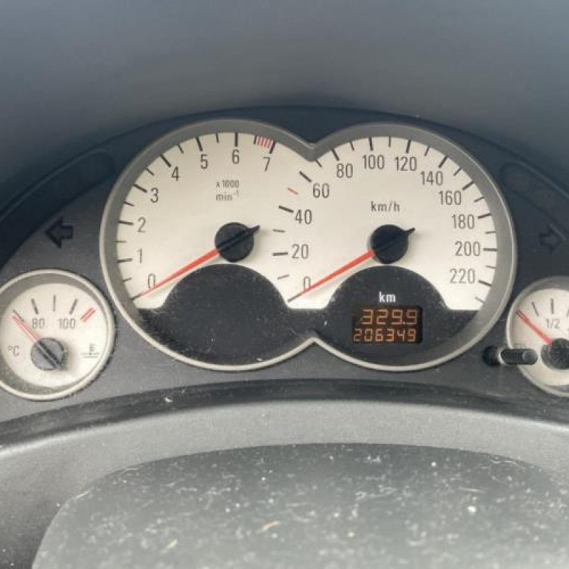 Plage arriere OPEL CORSA C Photo n°13