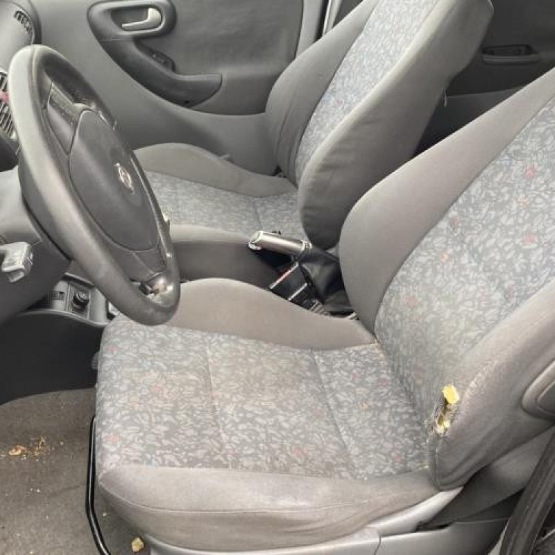 Plage arriere OPEL CORSA C Photo n°16