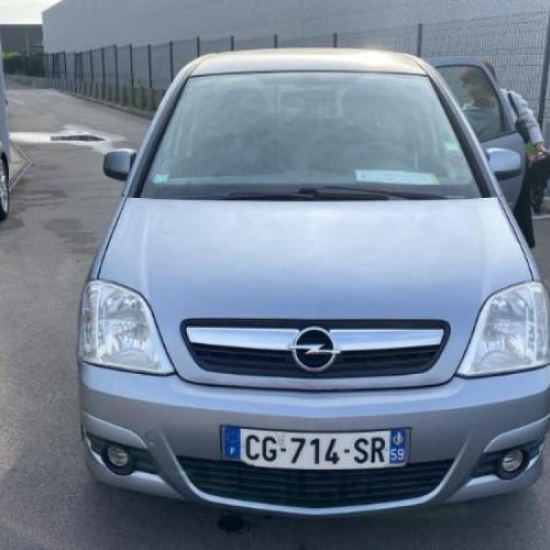 Anti brouillard arriere gauche OPEL MERIVA A Photo n°7