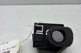 Bouton de coffre PEUGEOT 407 Photo n°1