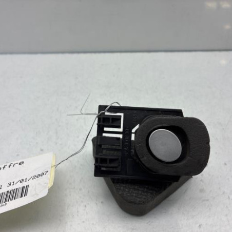 Bouton de coffre PEUGEOT 407 Photo n°1