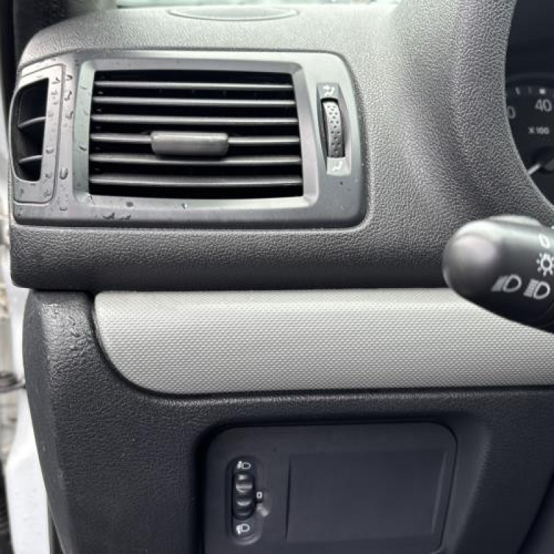 Plage arriere RENAULT CLIO 2 CAMPUS Photo n°19