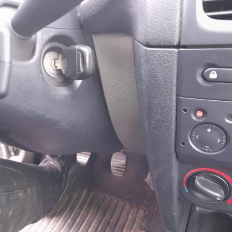 Anti brouillard gauche (feux) RENAULT CLIO 2 Photo n°10