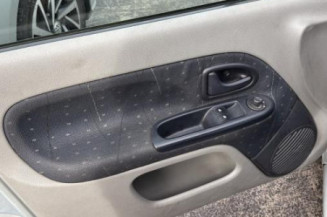 Anti brouillard gauche (feux) RENAULT CLIO 2