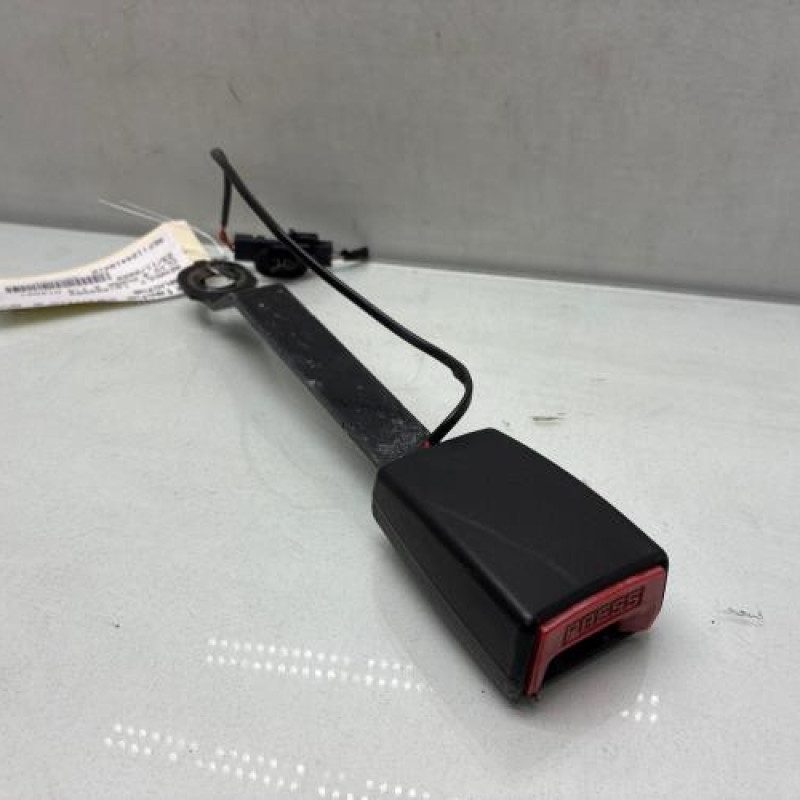 Attache ceinture avant gauche RENAULT CLIO 3 Photo n°1