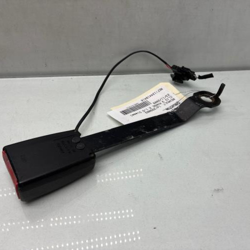 Attache ceinture avant gauche RENAULT CLIO 3 Photo n°2