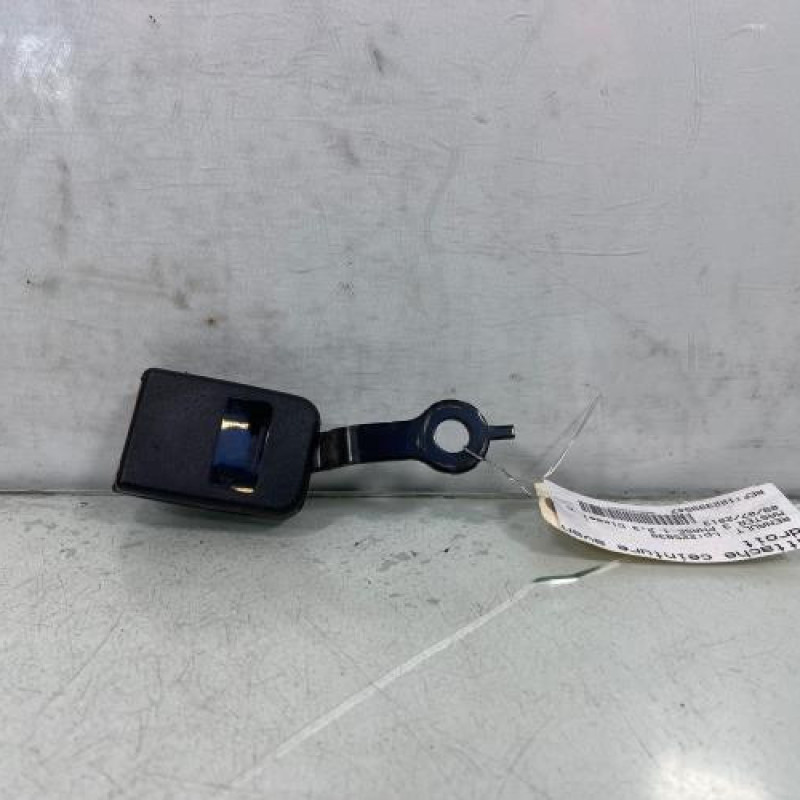 Attache ceinture avant droit RENAULT MASTER 3 Photo n°2