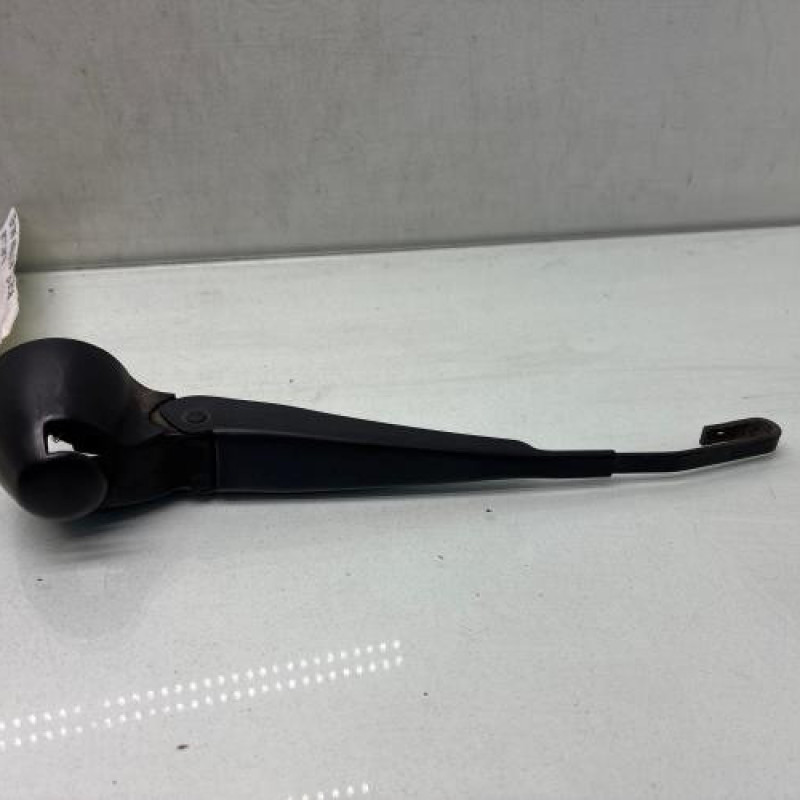 Bras essuie glace arriere VOLKSWAGEN POLO 3 Photo n°1