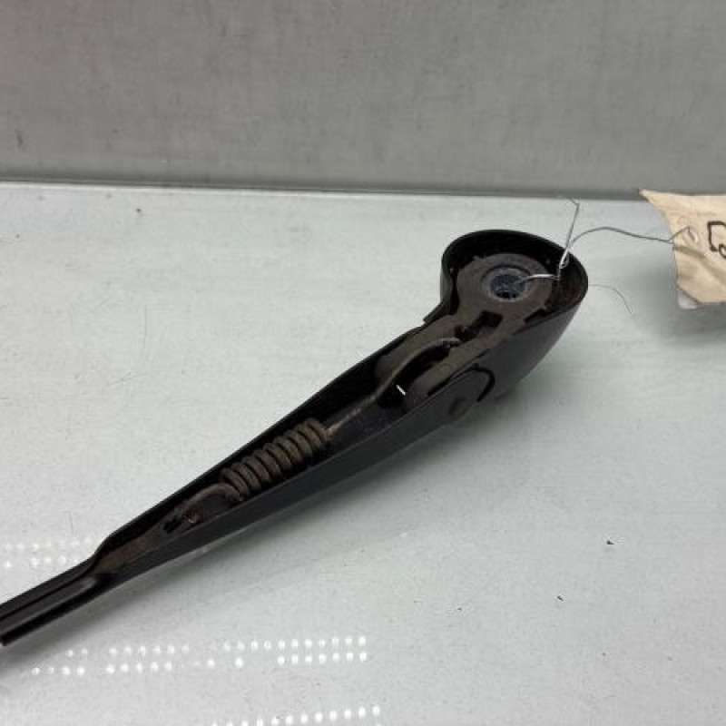 Bras essuie glace arriere VOLKSWAGEN POLO 3 Photo n°3