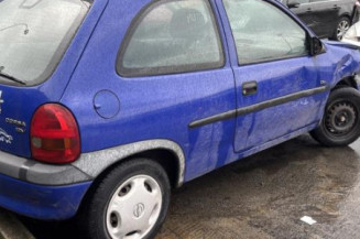 Pretensionneur de ceinture avant gauche OPEL CORSA B