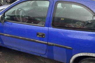 Pretensionneur de ceinture avant gauche OPEL CORSA B