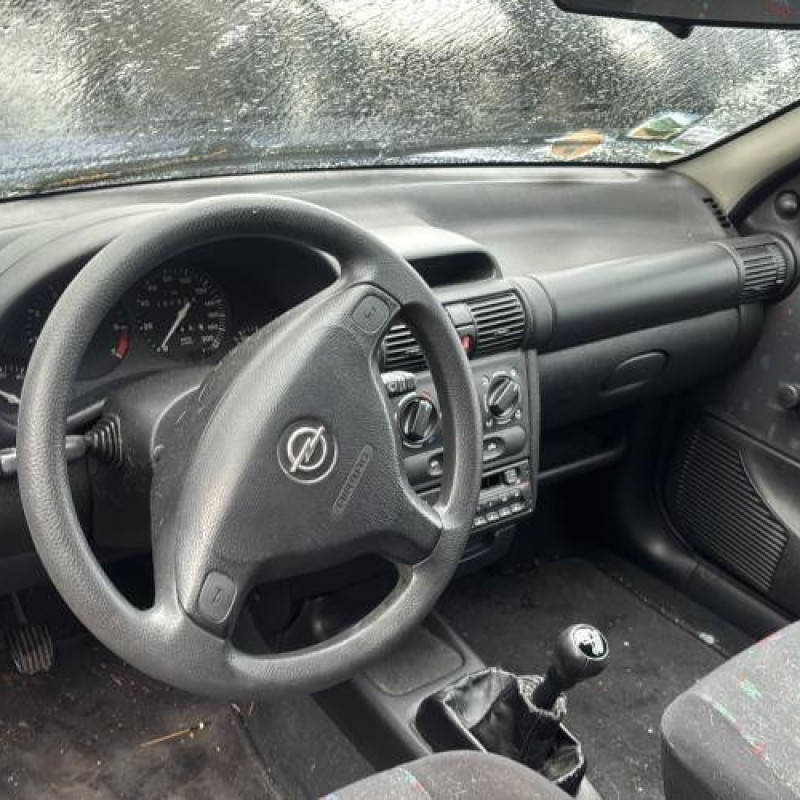 Pretensionneur de ceinture avant gauche OPEL CORSA B Photo n°16