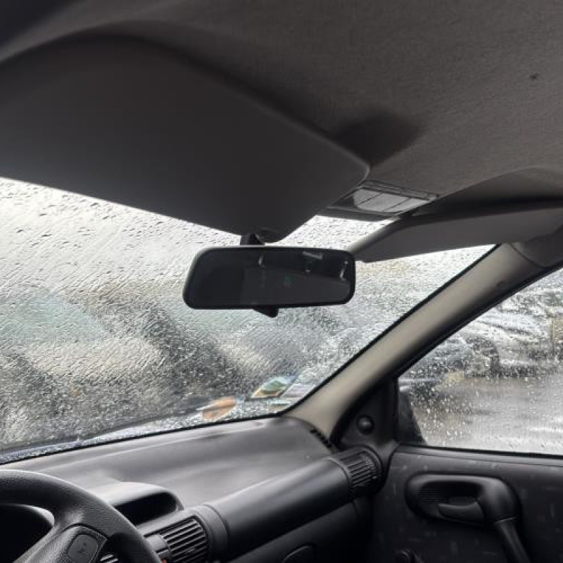 Pretensionneur de ceinture avant gauche OPEL CORSA B Photo n°17